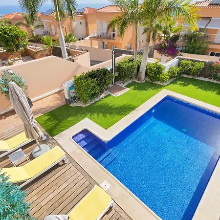 My Island Escape - Sea Views - Private Pool, Sauna *