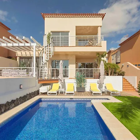 My Island Escape - Sea Views - Private Pool, Sauna فيلة *