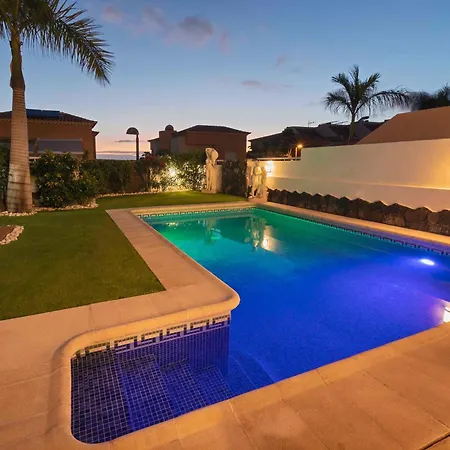 빌라 My Island Escape - Sea Views - Private Pool, Sauna *